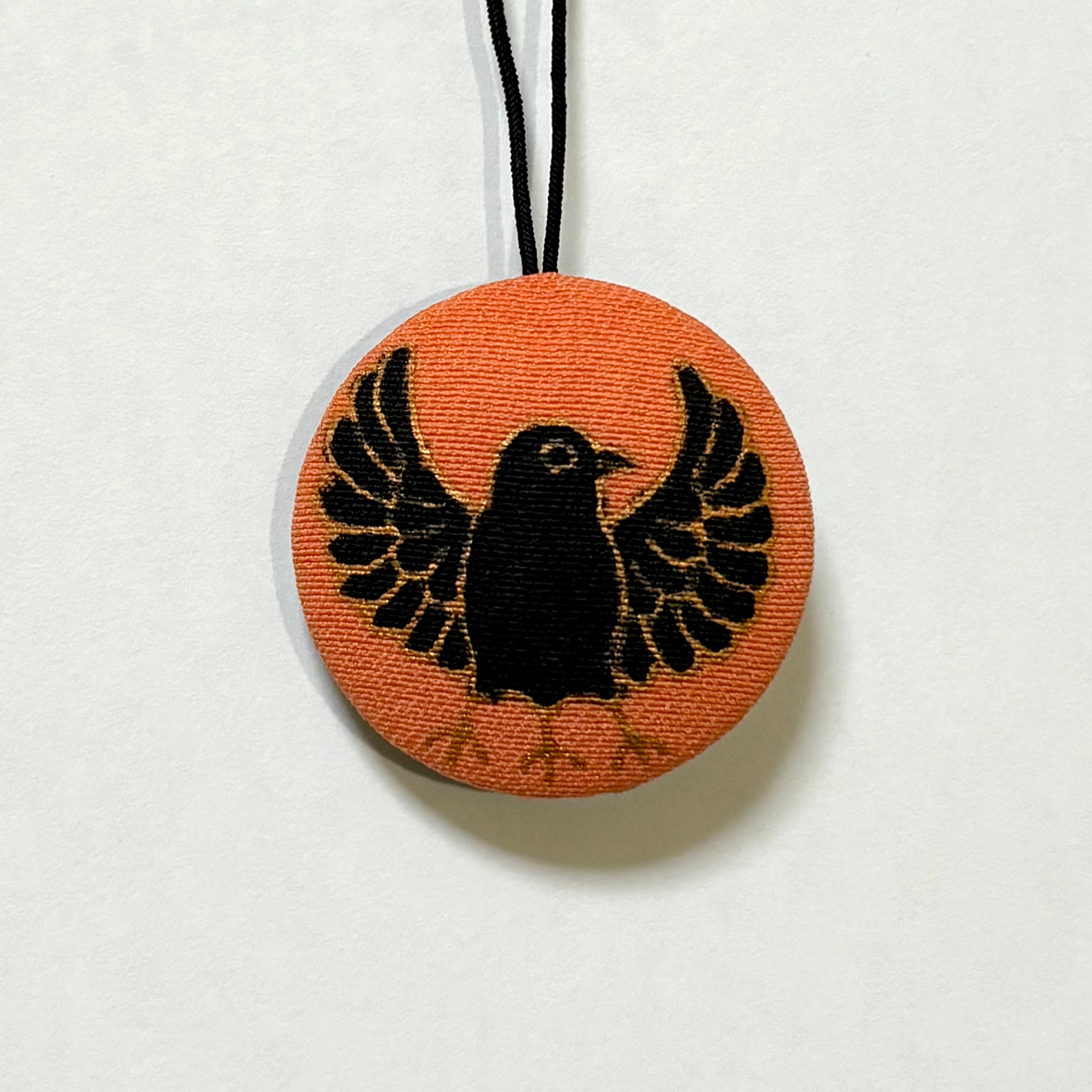 some-pri ラッキーチャーム「八咫烏」曙色