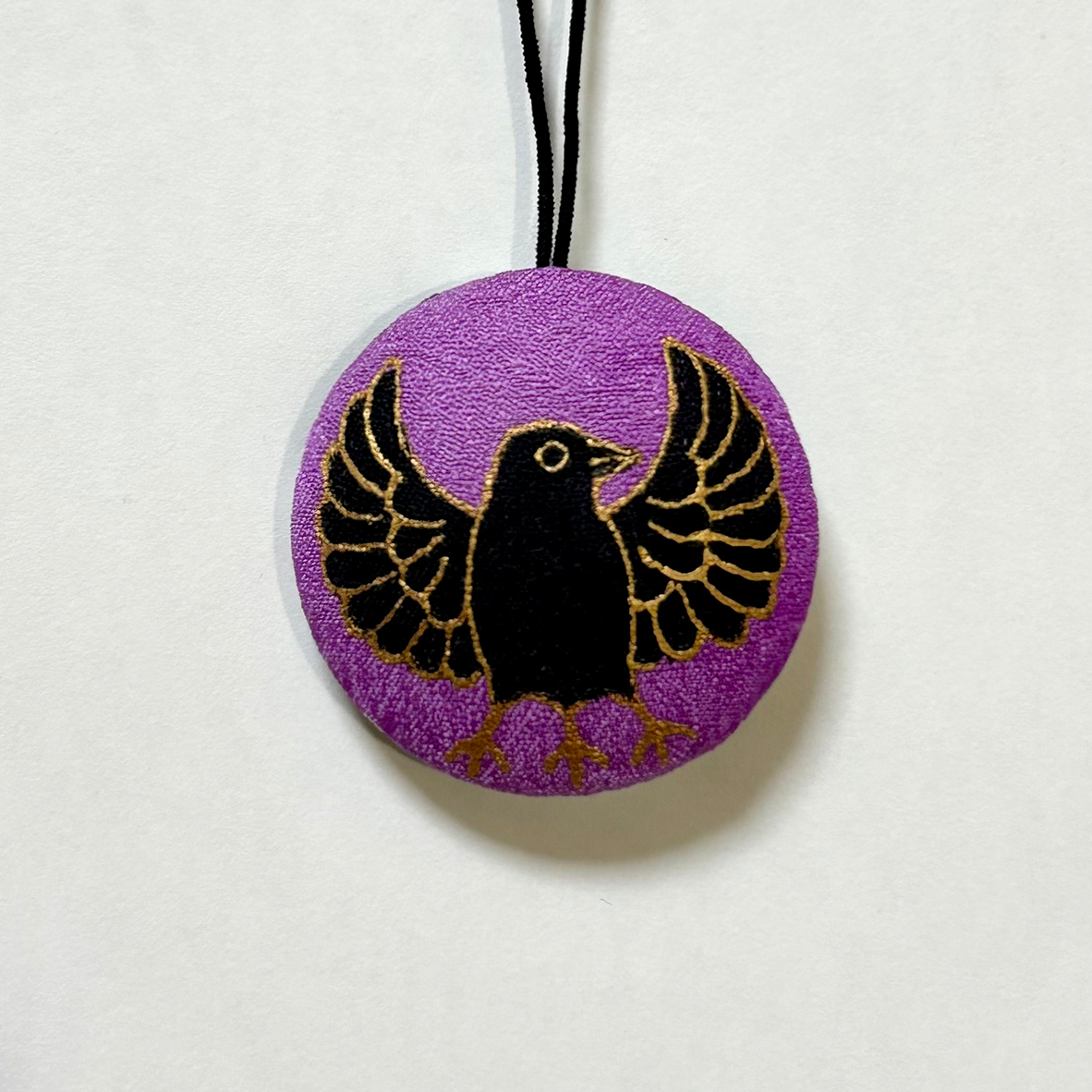 some-pri ラッキーチャーム「八咫烏」菖蒲色