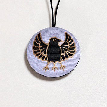 some-pri ラッキーチャーム「八咫烏」薄藤(うすふじ)