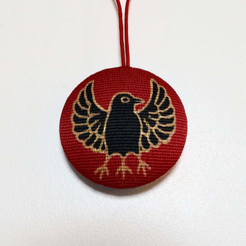 some-pri ラッキーチャーム「八咫烏」ガーネット