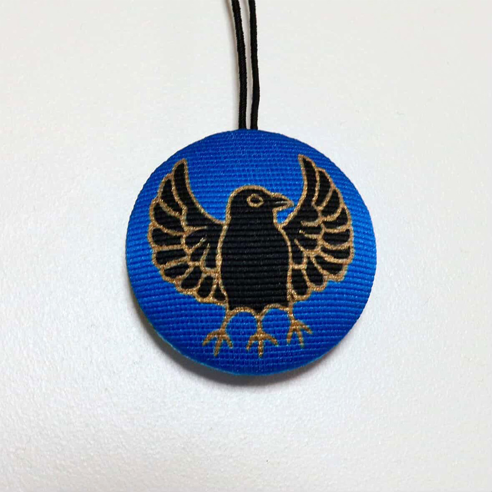 some-pri ラッキーチャーム「八咫烏」瑠璃色（るりいろ）